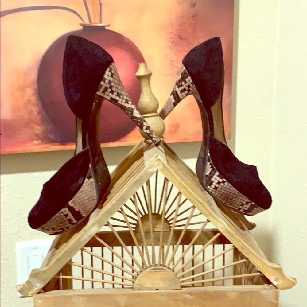 Nine West pump